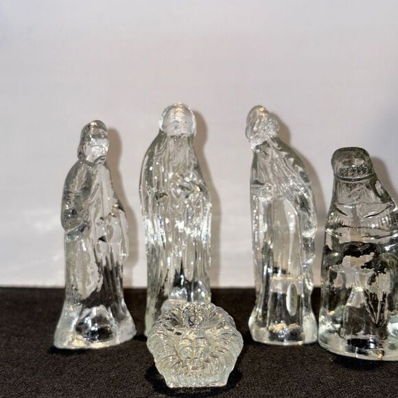 Glass Nativity Figurine Set - Picture 3 of 9